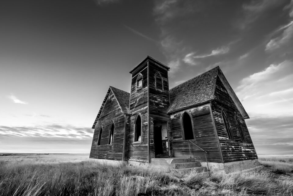 milk-valley-montana-church-bw-front-abandoned-photography