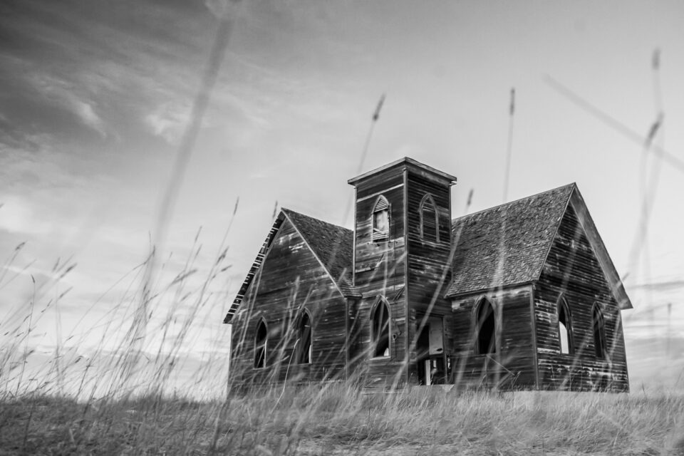 milk-valley-montana-church-front-abandoned-photography