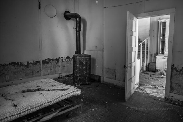 savoy-montana-abandoned-schoolhouse-mattress-basement-1800